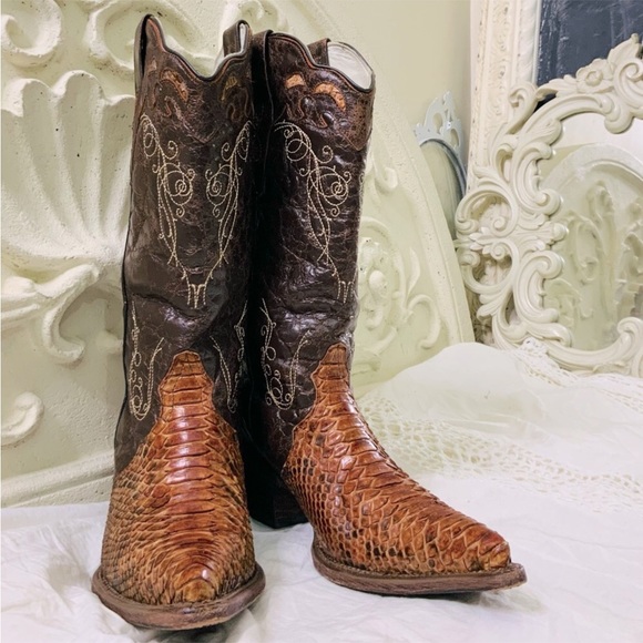 J.B. Dillon Leather Snip Toe Western Boot - Picture 3 of 10